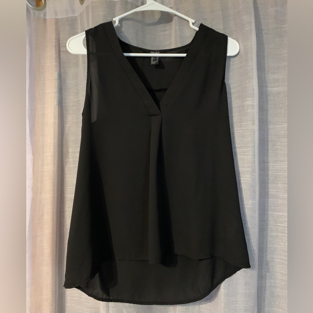 Chic black top, size small